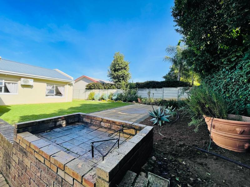 4 Bedroom Property for Sale in Panorama Western Cape